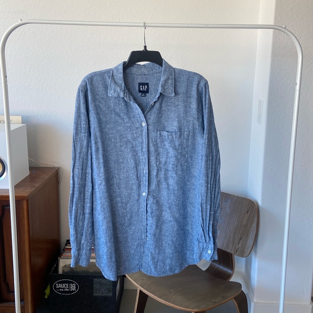 GAP - Women’s Linen button down - Medium